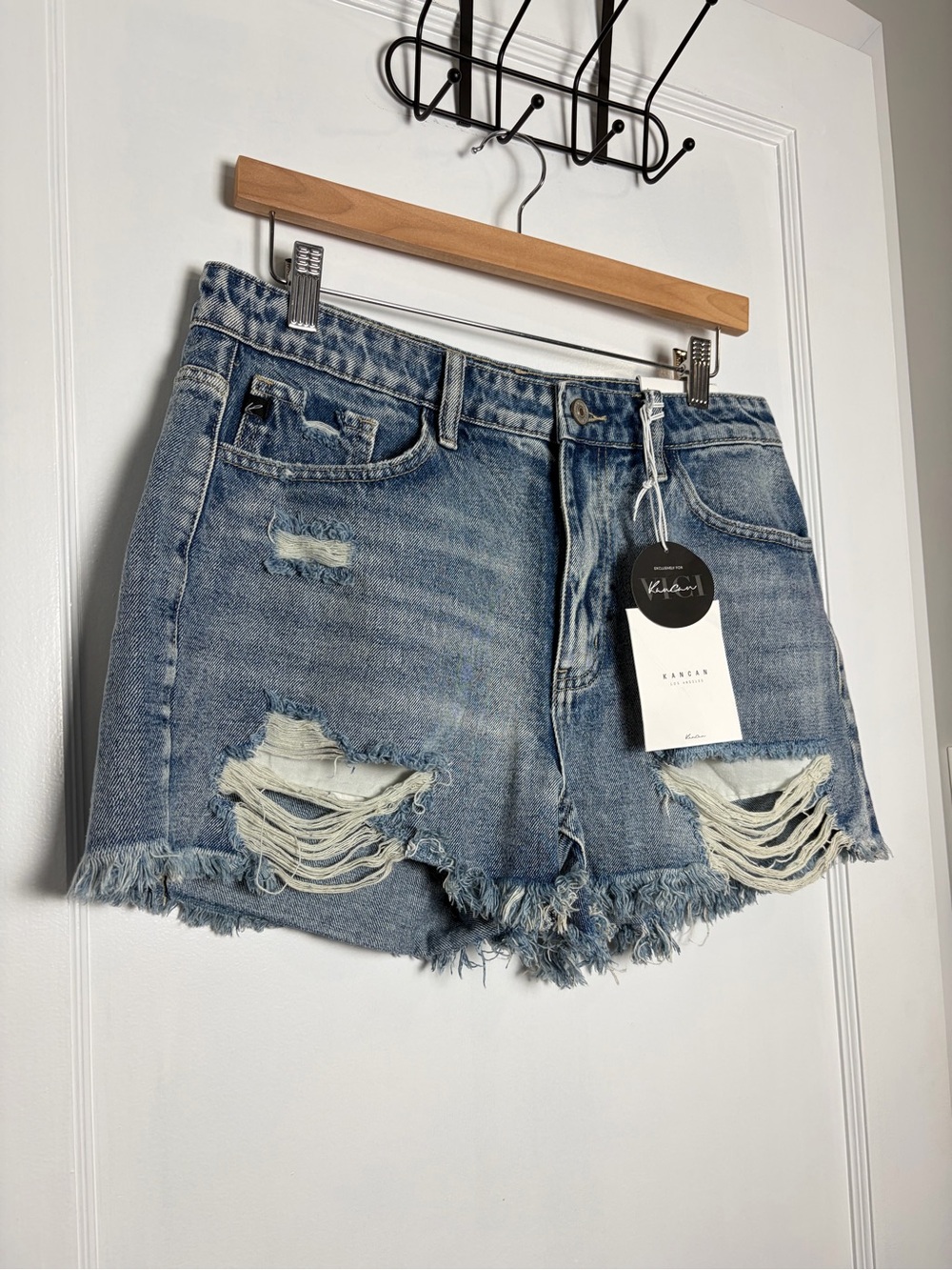 KanCan High Rise Distressed denim Shorts Large - Picture 12 of 16